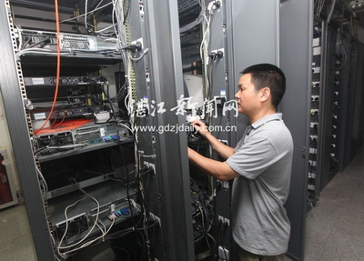 电信工匠卢华立 以“钉子精神”钻出技术新高度